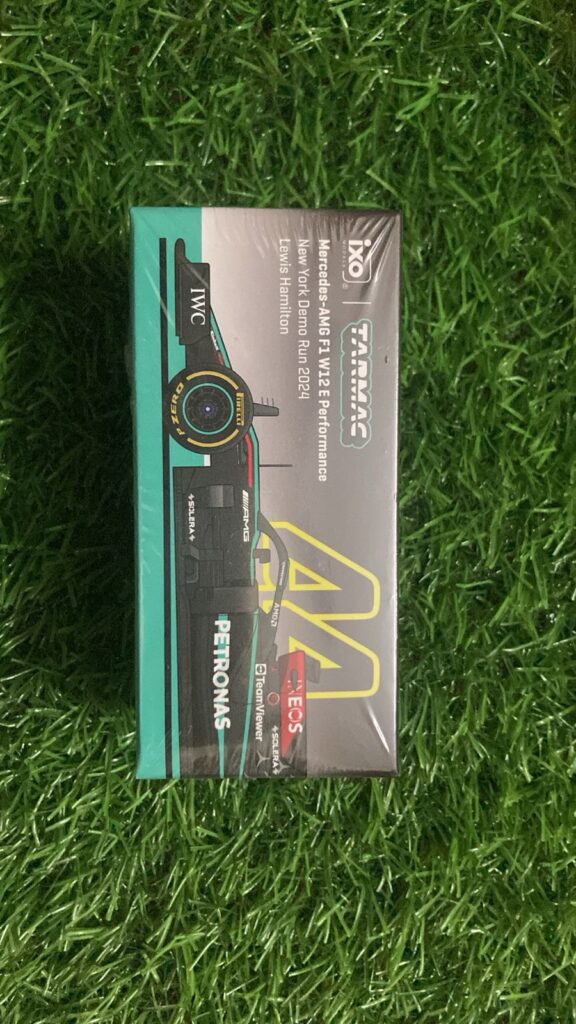 Tarmac Works Mercedes-AMG F1 W12 E Performance - 44 Lewis Hamilton - New York Demo Run 2024