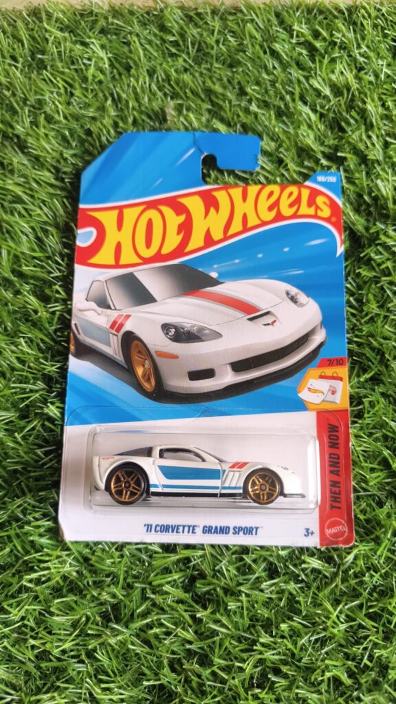 Hot Wheels 11 Corvette Grand Sport (White)